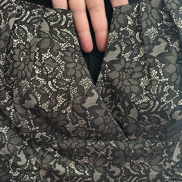 Adrianna Papell size 10 black and gold formal dress w/ flattering waist … - Picture 5 of 11